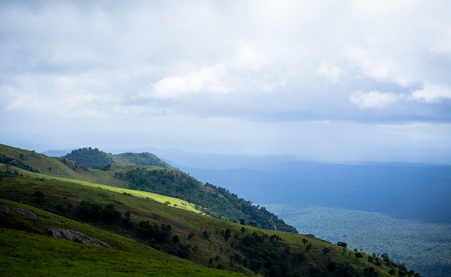 B席：上赛季的表现并不如愿，新赛季我们想提升自己争夺奖杯