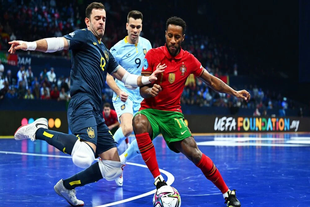 半场战报：霍芬海姆3-0奥格斯堡，布格尔1射1传，巴祖马纳-杜尔破门